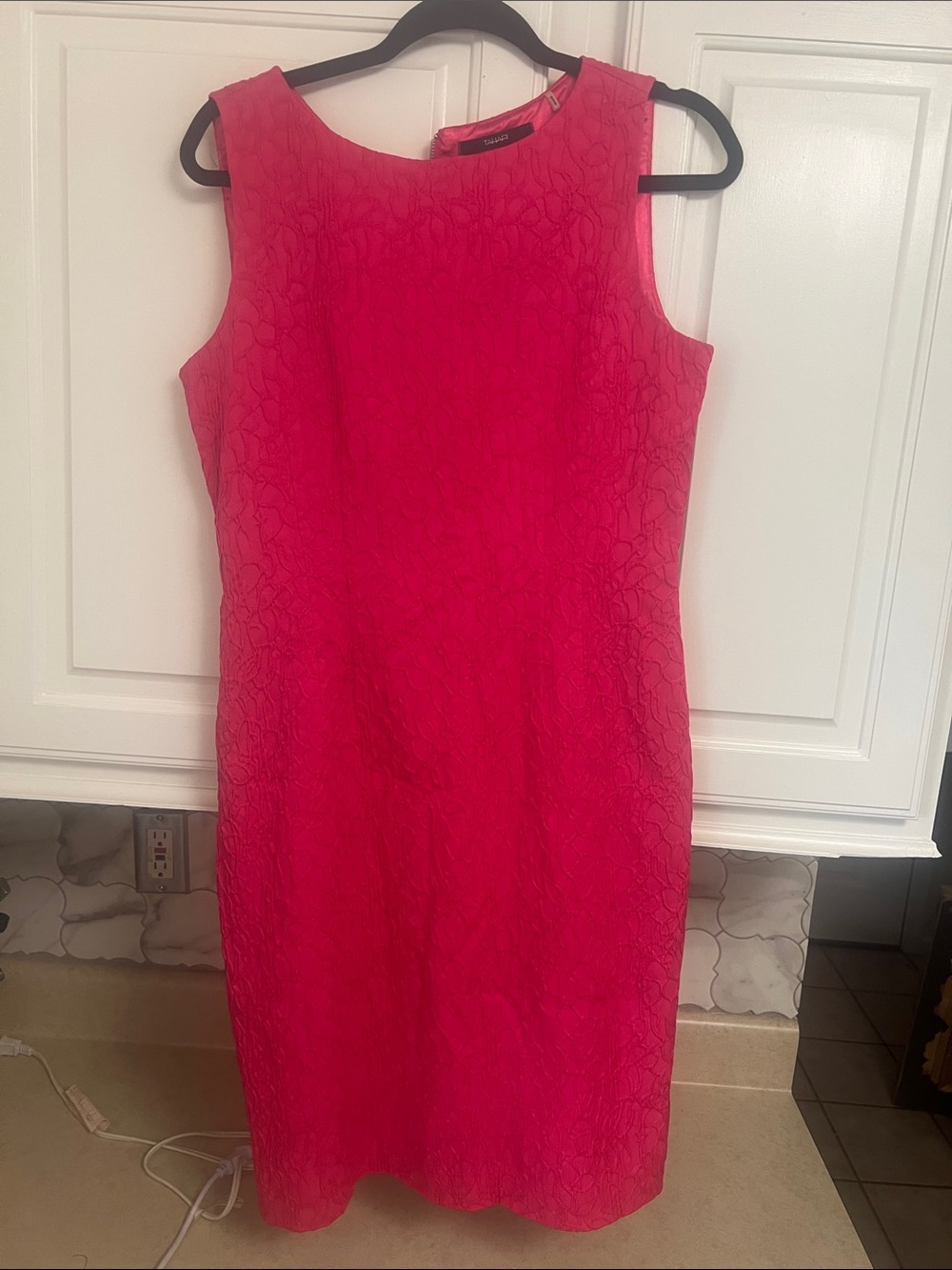 Tahari Hot Pink Floral Texture Sleeveless A-Line Sheath Dress L 12 Elegant Chic